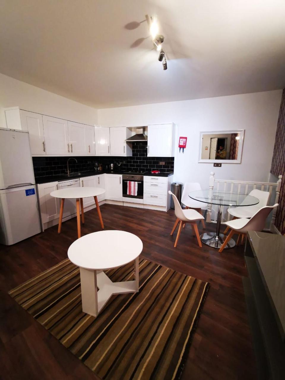 Capital Host- Apartments Euston 런던 외부 사진